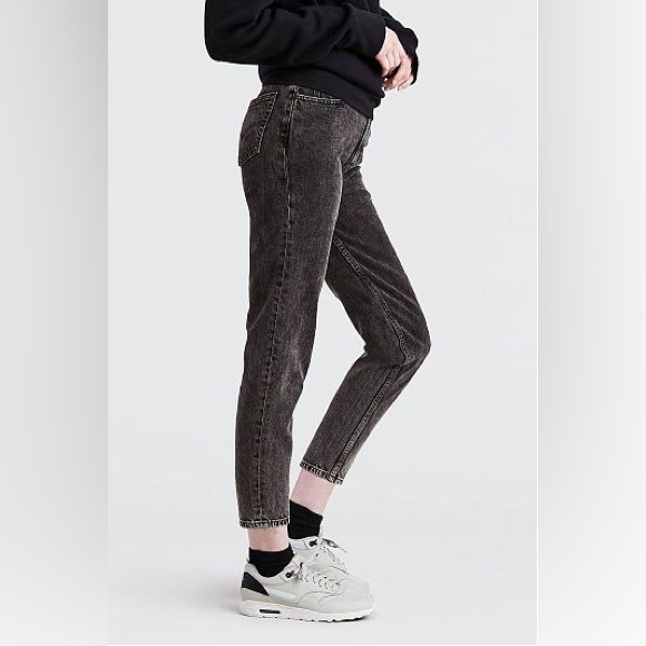 🔥🔥🔥NWT Levi’s Premium Mom Jeans - Picture 3 of 10